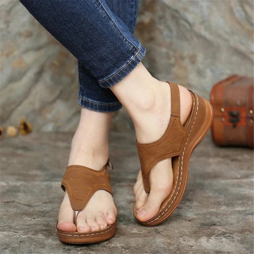 Sandali con cinturino in pelle da donna