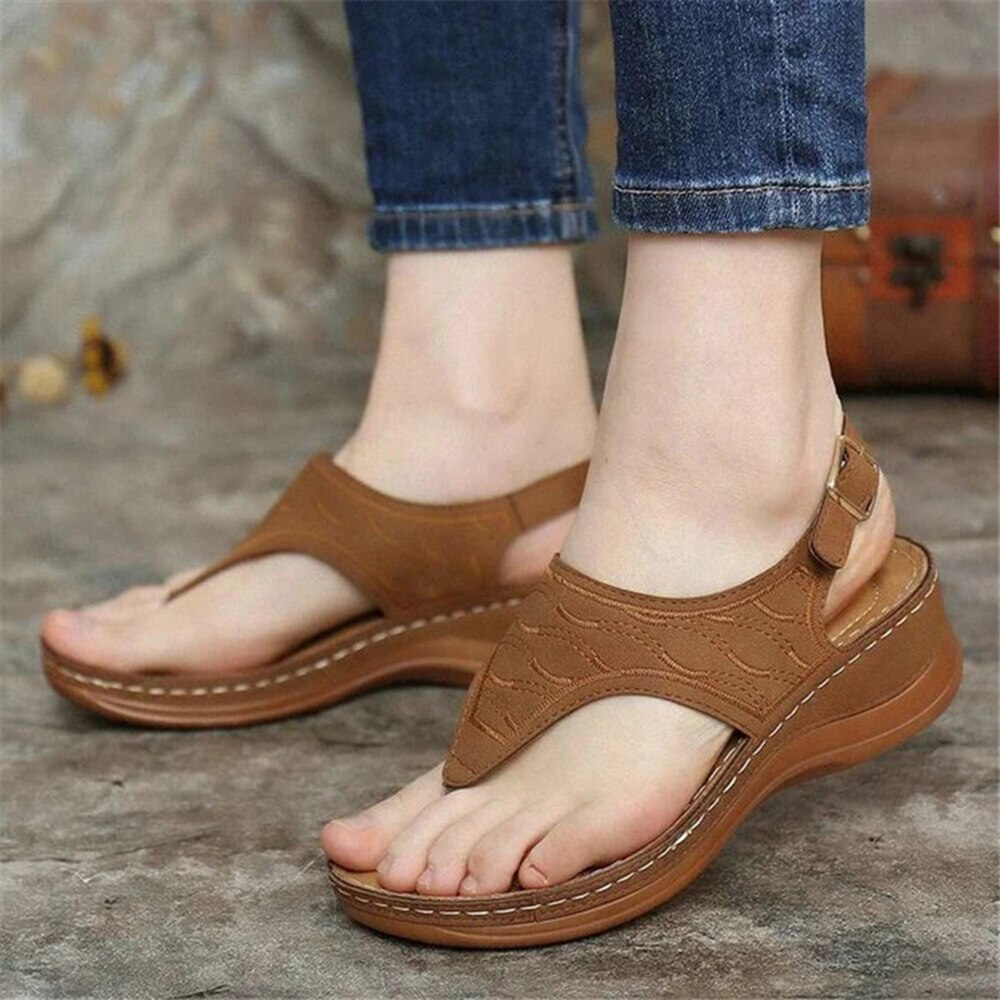 Sandali con cinturino in pelle da donna