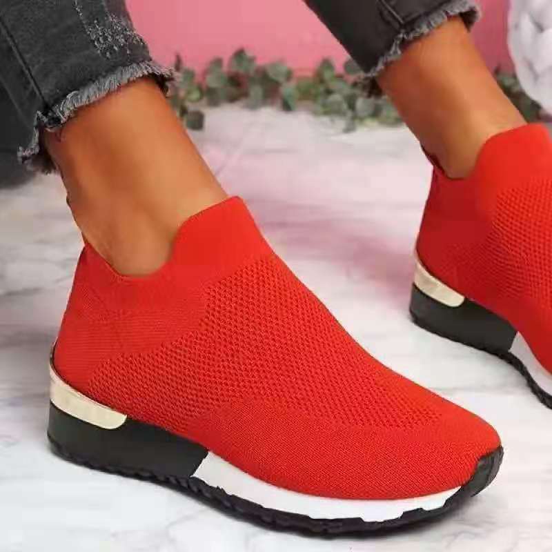 Scarpe basse eleganti ed elastiche