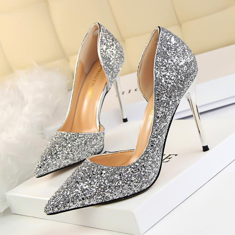 Scarpe da donna di lusso Donne sexy Pompe Scarpe con tacchi alti