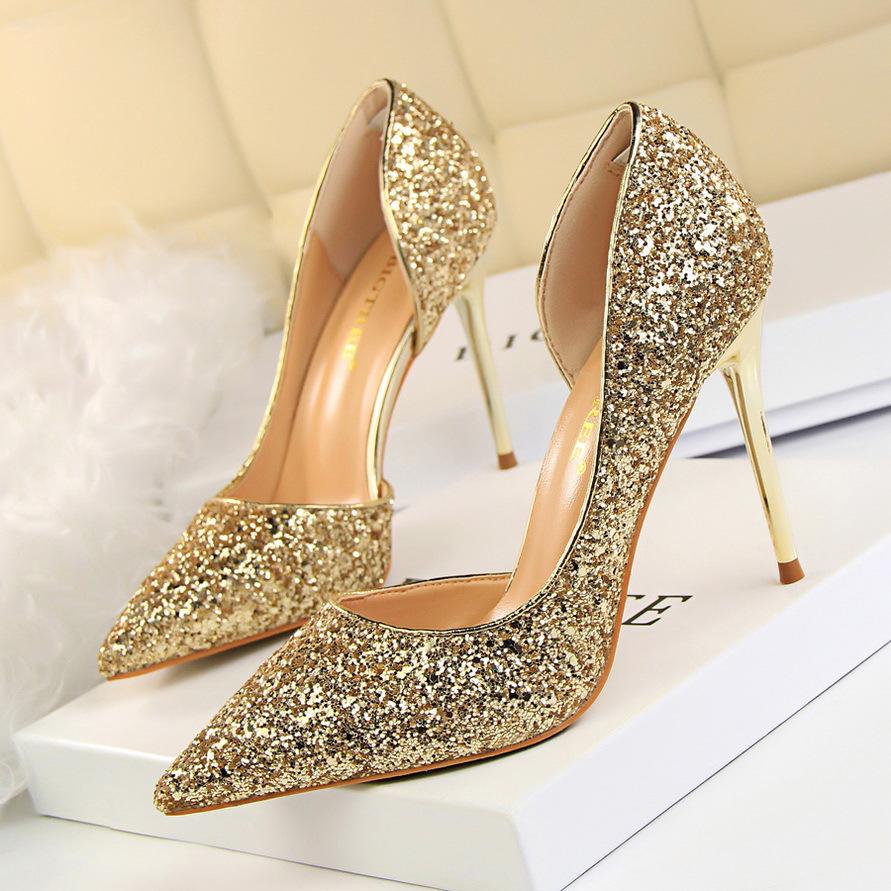 Scarpe da donna di lusso Donne sexy Pompe Scarpe con tacchi alti