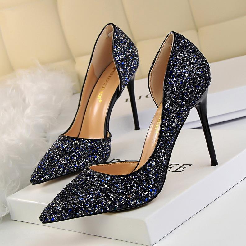 Scarpe da donna di lusso Donne sexy Pompe Scarpe con tacchi alti