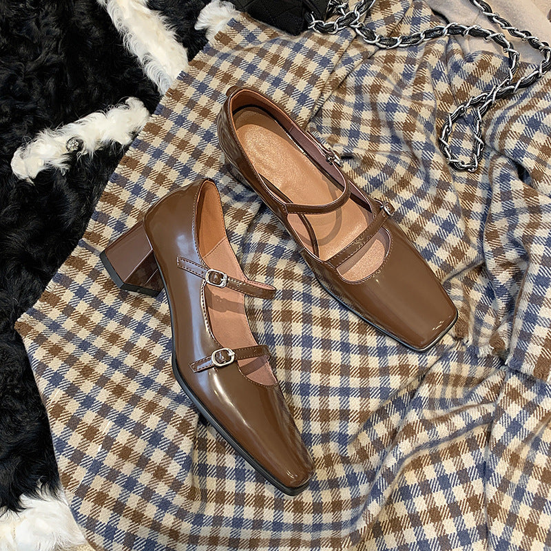 Scarpe quadrate in pelle da donna