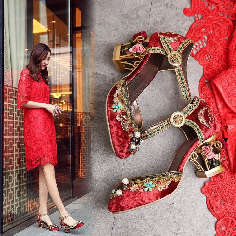 Scarpe da donna con fibbia e strass da matrimonio