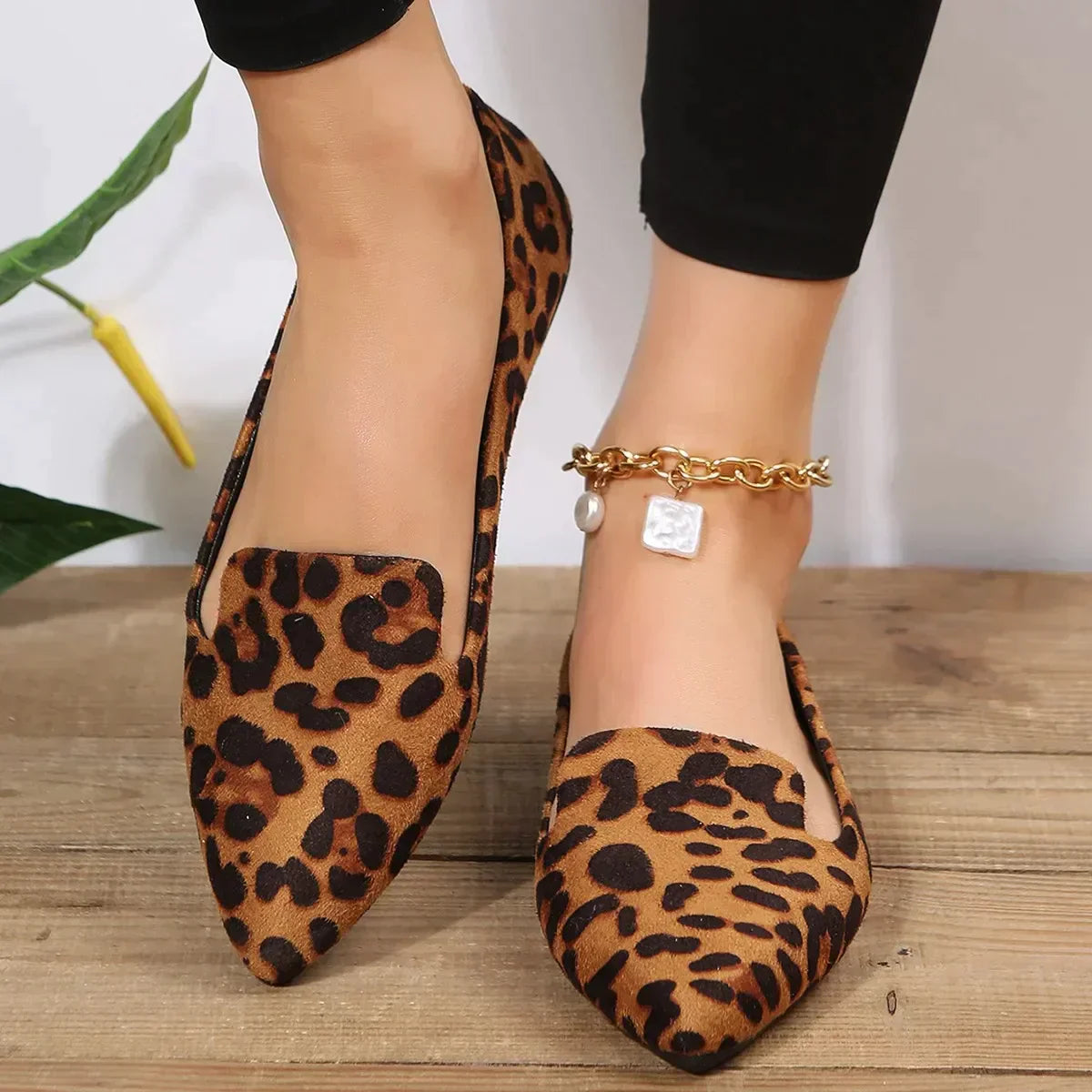 Scarpe a punta con stampa leopardo