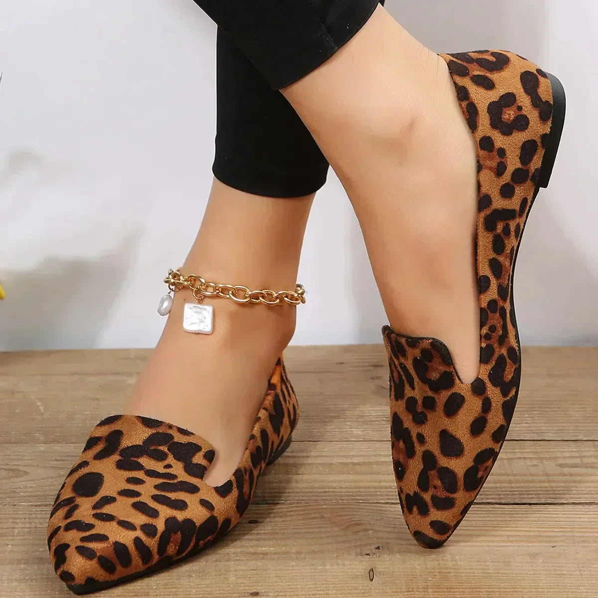 Scarpe a punta con stampa leopardo