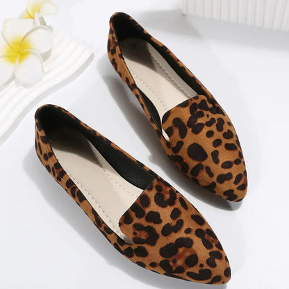 Scarpe a punta con stampa leopardo