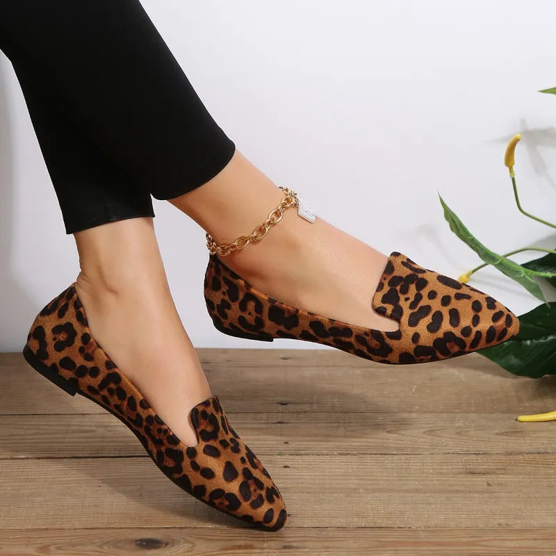 Scarpe a punta con stampa leopardo