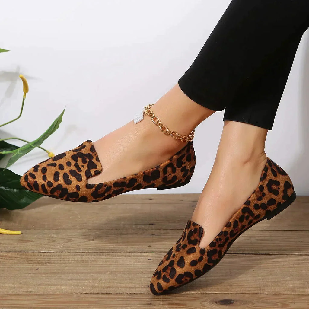 Scarpe a punta con stampa leopardo
