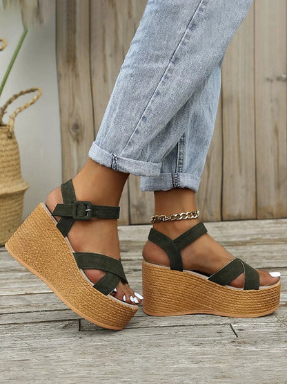 Sandali leggeri con tacco alto alla moda