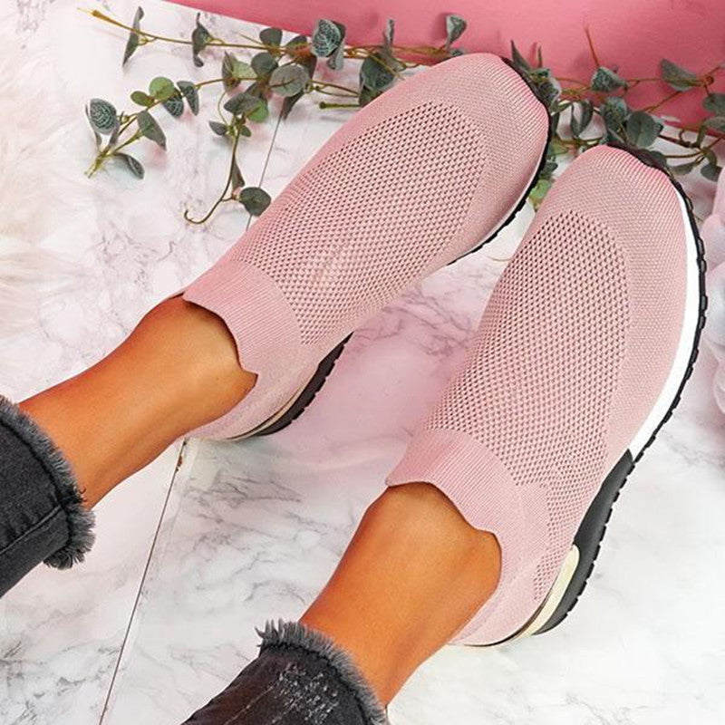Scarpe basse eleganti ed elastiche
