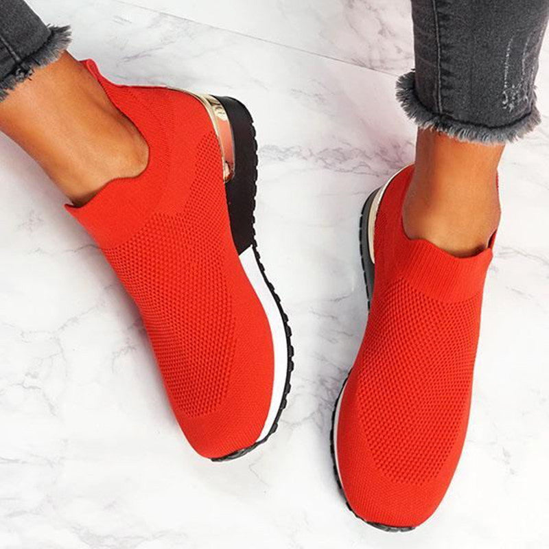 Scarpe basse eleganti ed elastiche