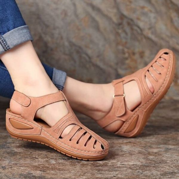 Sandali estivi ortopedici di sostegno e alla moda