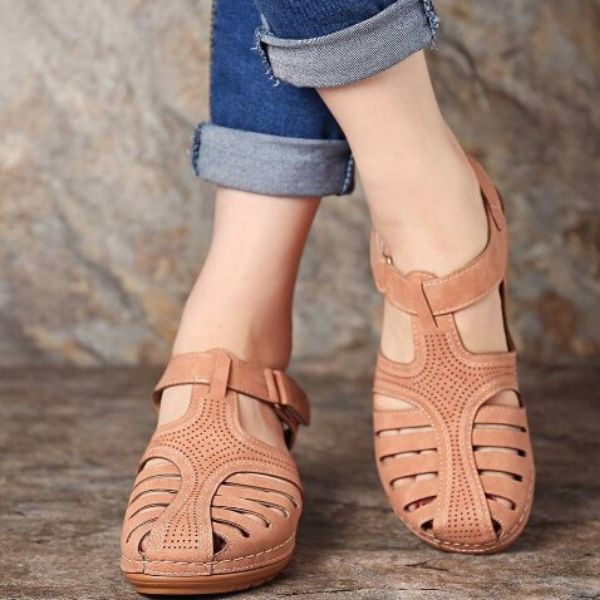 Sandali estivi ortopedici di sostegno e alla moda