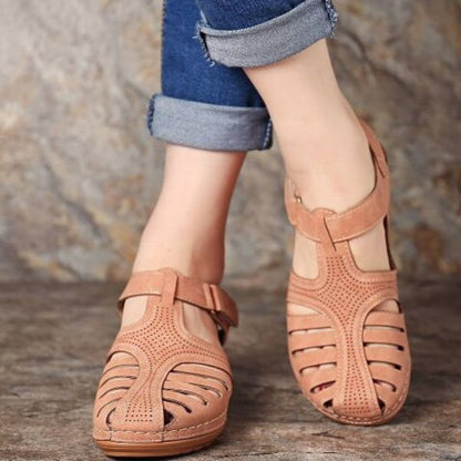 Sandali estivi ortopedici di sostegno e alla moda