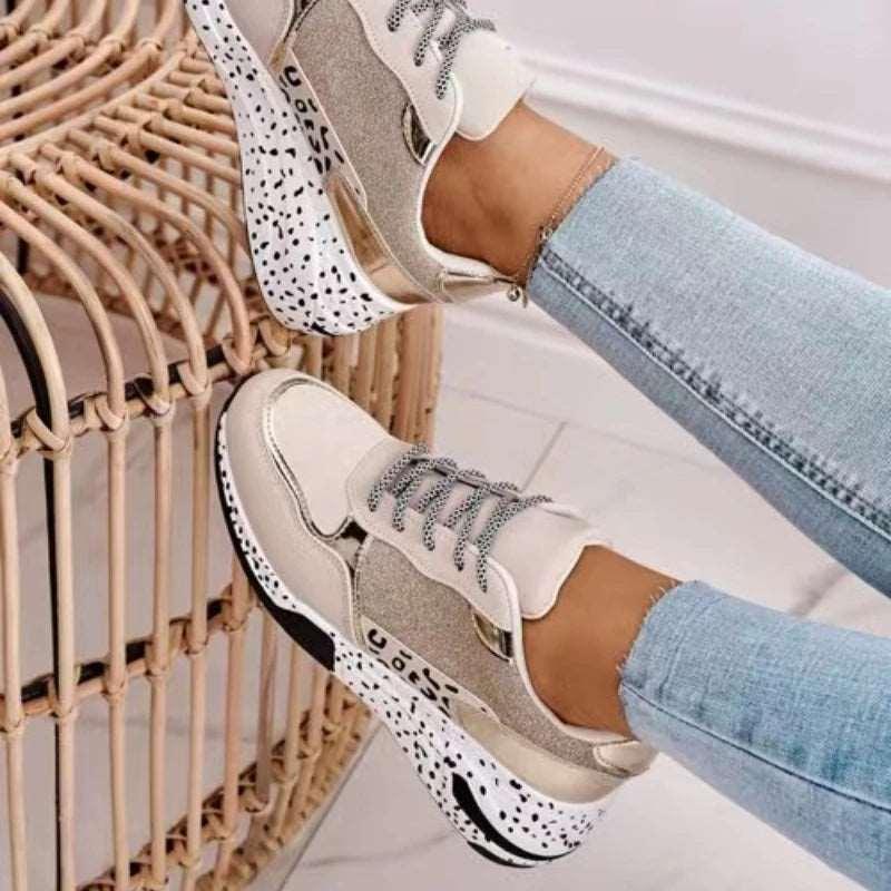 Sneakers casual allacciate con stampa leopardo glitterata