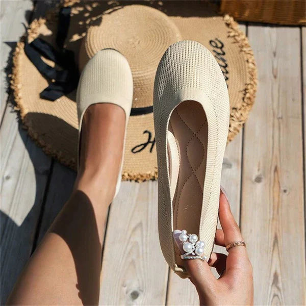 Scarpe da bambola eleganti e ariose