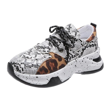 Sneakers ortopediche di tendenza e di sostegno