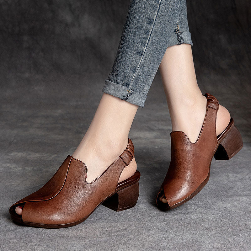 Scarpe retrò con tacco spesso e punta aperta