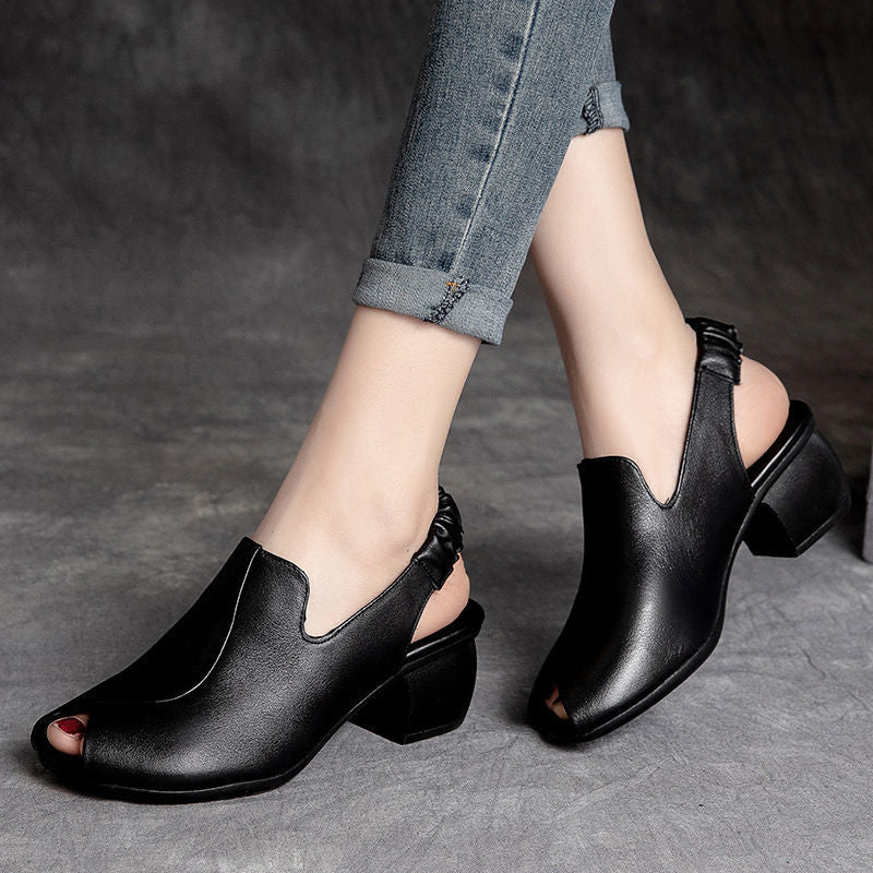 Scarpe retrò con tacco spesso e punta aperta