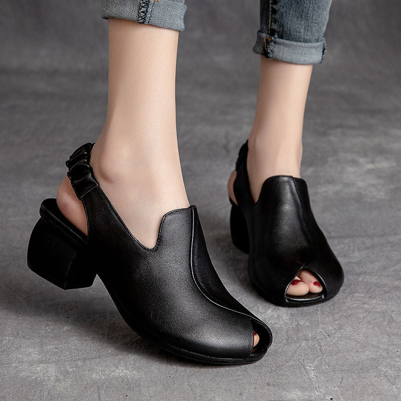 Scarpe retrò con tacco spesso e punta aperta