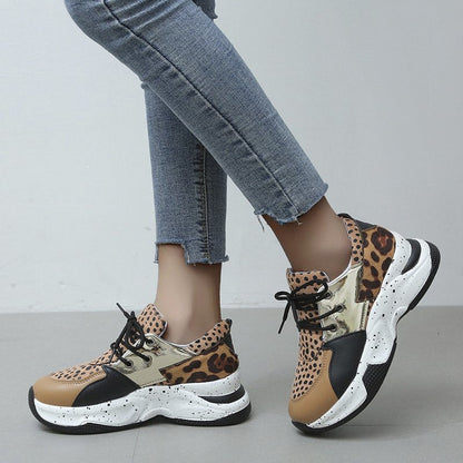 Sneakers ortopediche di tendenza e di sostegno
