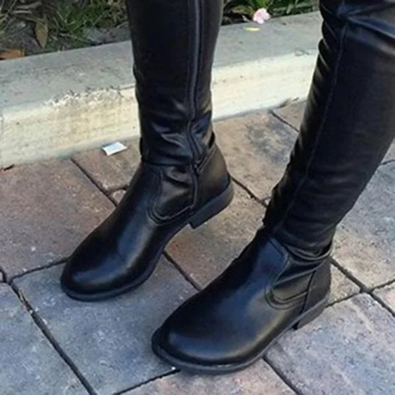 Scarpe di sostegno eleganti e dettagliate