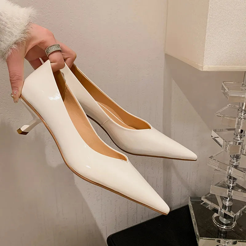 Pelle di alta qualità, eleganti pompe a punta con tacco alto
