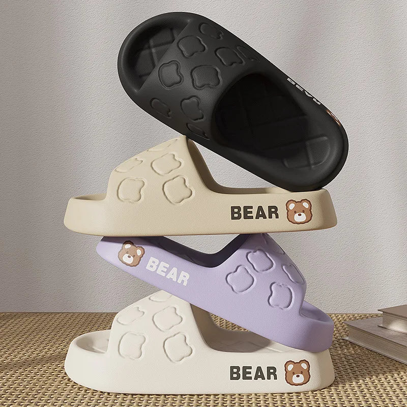 Comode pantofole con stampa orso