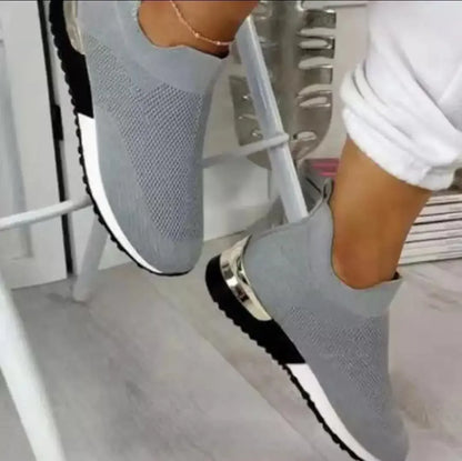 Scarpe di sostegno eleganti e dettagliate