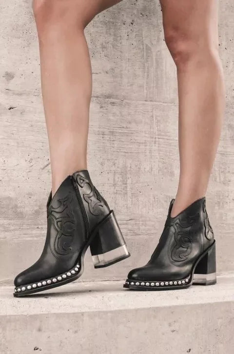 Scarpe ortopediche eleganti e di sostegno