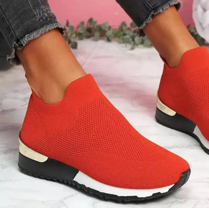 Scarpe di sostegno eleganti e dettagliate