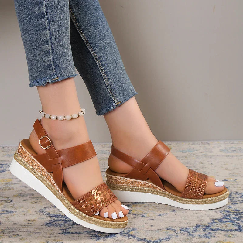 Sandali con zeppa per donna