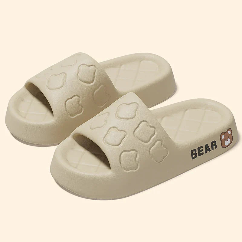 Comode pantofole con stampa orso
