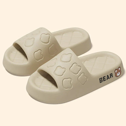 Comode pantofole con stampa orso