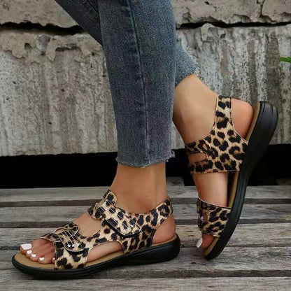 Sandali con zeppa con gancio