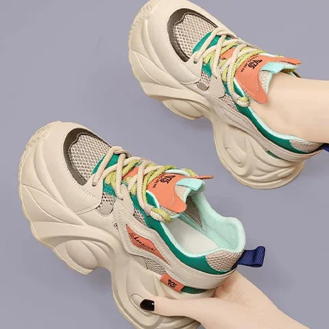 Scarpe da ginnastica ortopediche alla moda e di sostegno