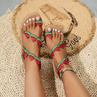 Sandali piatti da donna con farfalle colorate