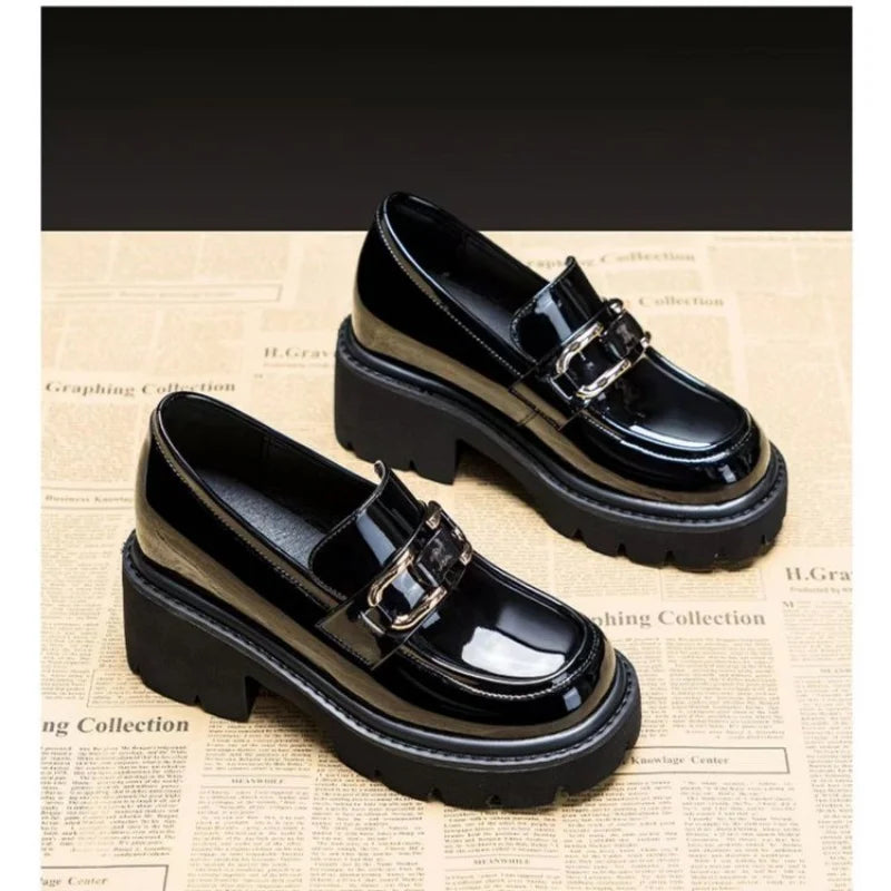 Scarpe mocassino con tacco grosso