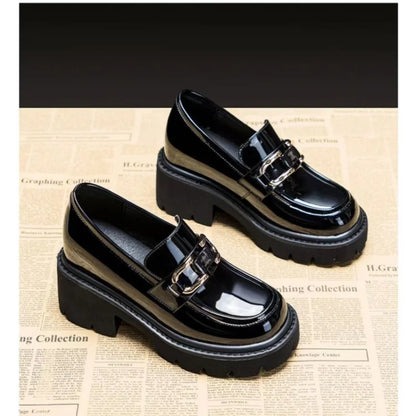 Scarpe mocassino con tacco grosso