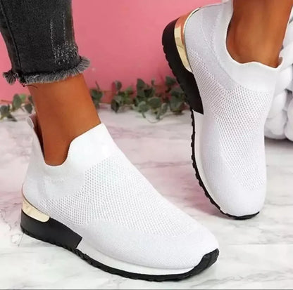 Scarpe di sostegno eleganti e dettagliate