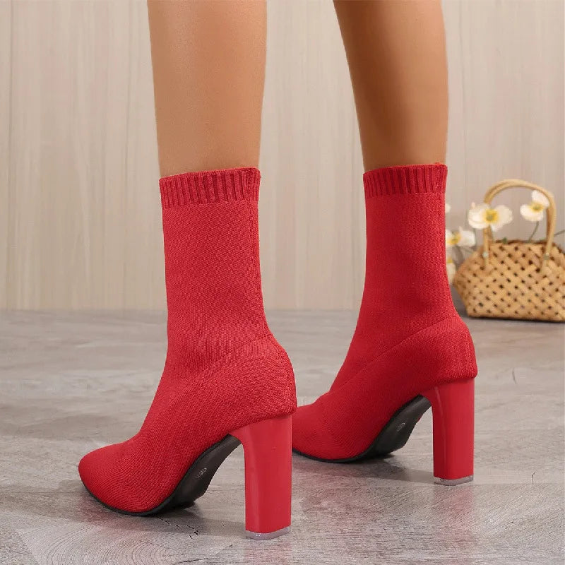Scarpe di sostegno eleganti e dettagliate