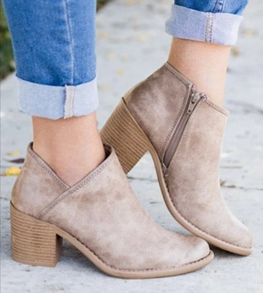 Tacchi ortopedici alla moda e di sostegno