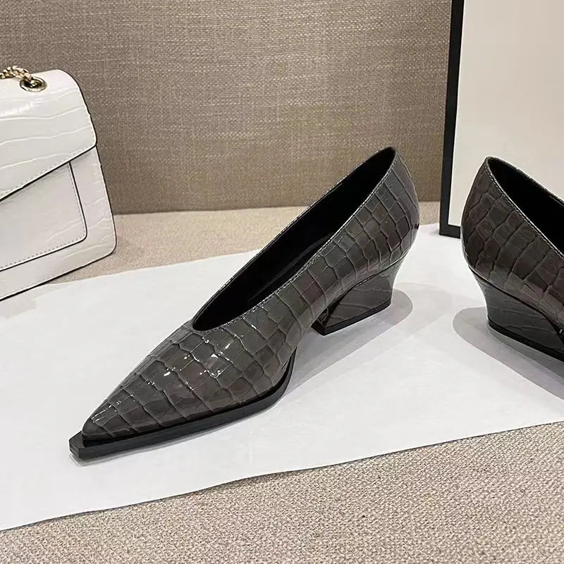Tacchi ortopedici alla moda e di sostegno