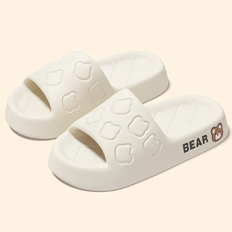 Comode pantofole con stampa orso