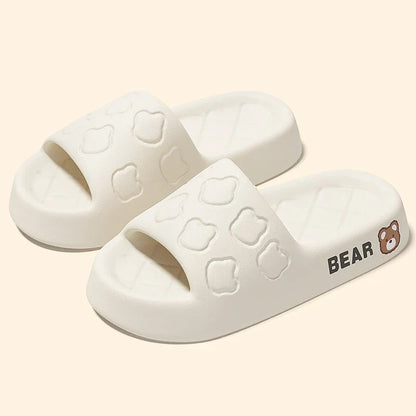 Comode pantofole con stampa orso