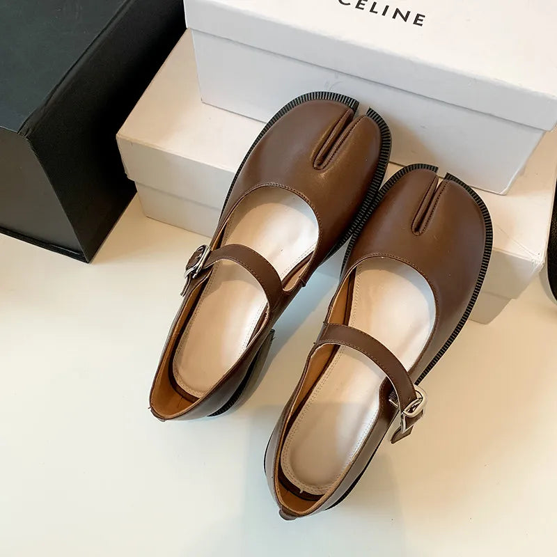 Punte spaccate in vera pelle Mary Janes