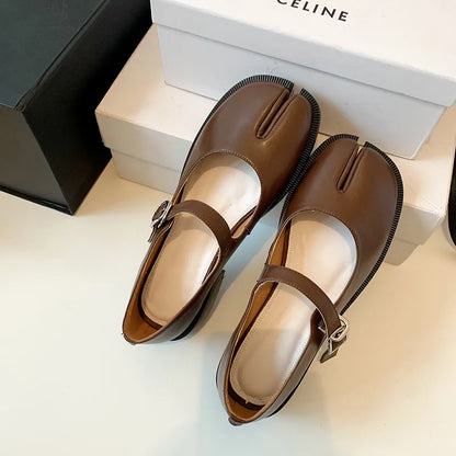 Punte spaccate in vera pelle Mary Janes