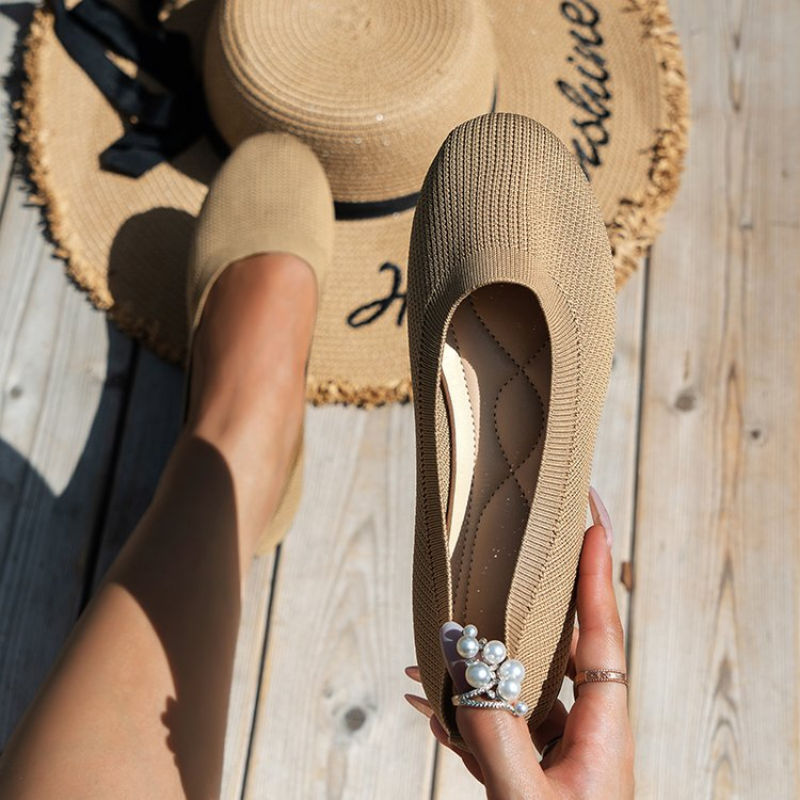 Scarpe da bambola eleganti e ariose