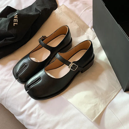 Punte spaccate in vera pelle Mary Janes